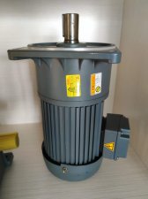 灌裝設(shè)備中齒輪減速馬達的應(yīng)用流程與注意事項